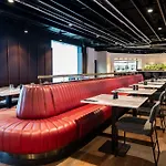 Radisson Red 4*