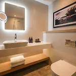Radisson Red