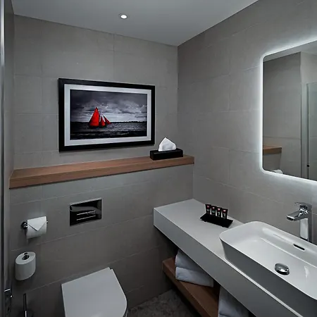 Radisson Red Hotel 4*