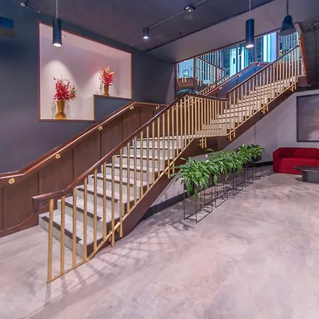 Radisson Red 4* غالواي