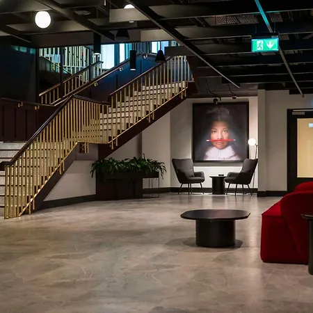 فندق Radisson Red