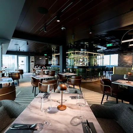 Radisson Red غالواي