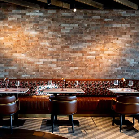 Radisson Red غالواي