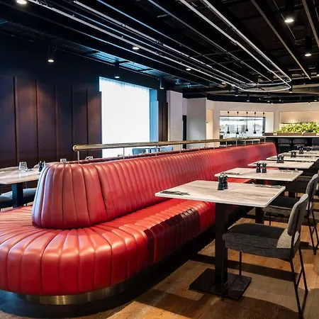 Radisson Red 4*