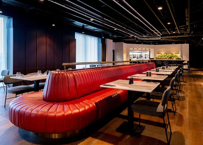 Radisson Red מלון