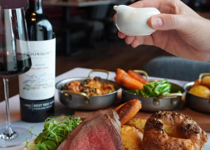 Radisson Red 4* גלוואיי