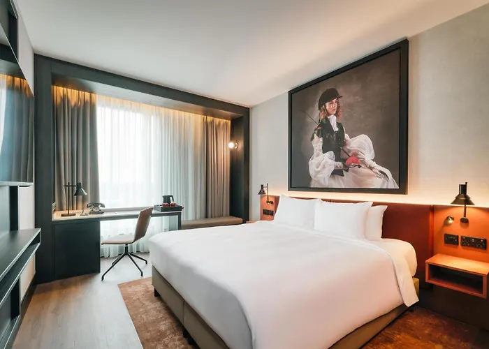 מלון Radisson Red