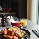 Radisson Red Hotel