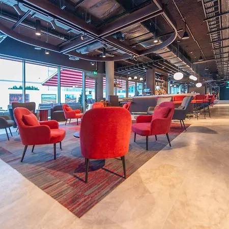 Radisson Red Hotel 4*
