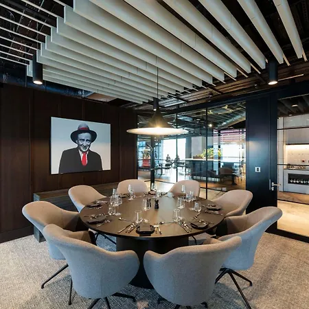 호텔 Radisson Red 4*