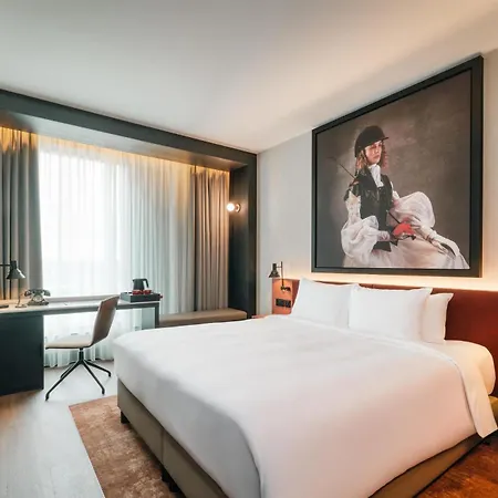 Otel Radisson Red