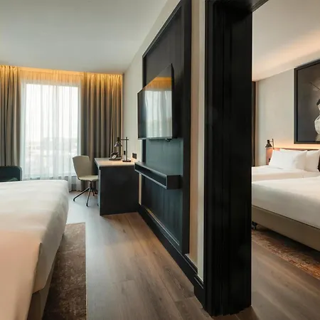 Hotel Radisson Red