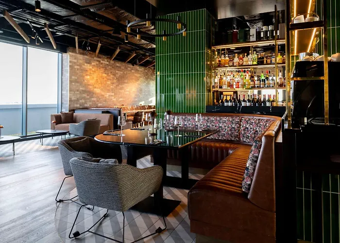 Отель Radisson Red