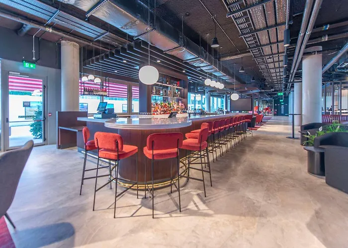 Radisson Red 酒店 4*