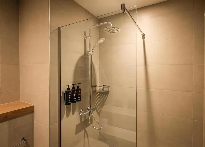 Отель Radisson Red 4*