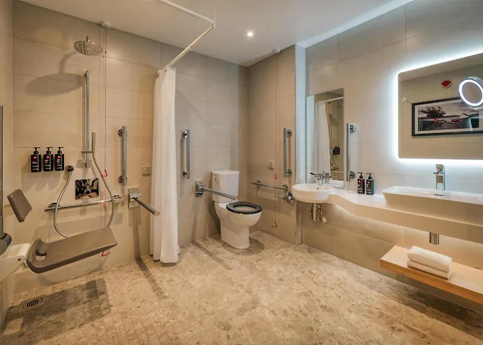 Отель Radisson Red 4*