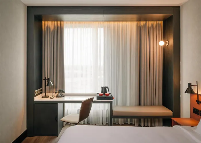 Отель Radisson Red