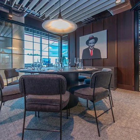Radisson Red Hotel