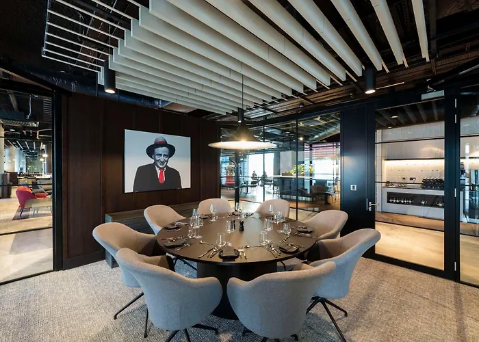 Hotel Radisson Red 4*