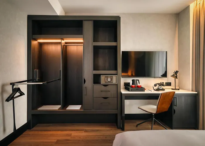 Hotel Radisson Red 4*